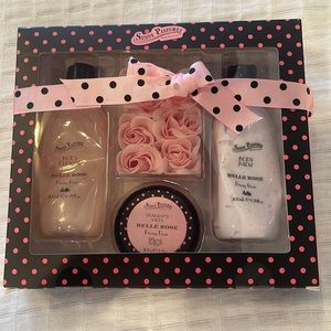 Saison Parfumes Belle Peony Rose body cleanse balm soap petals fragrant salts
